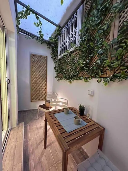 Santa Sophia'S Elegant Pop Suite Thessaloniki Apartment